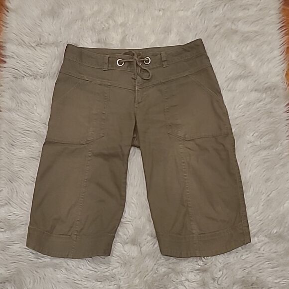 The‎ North face army green cotton tie Bermuda shorts size 6 - Picture 1 of 8